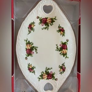 Royal Albert Old Country Roses Oval Tray With Heart Cut Out Handle